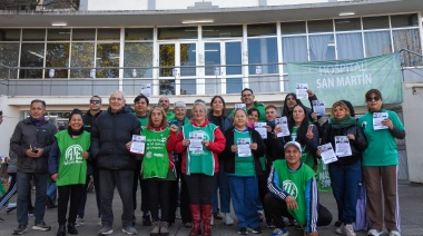 Rumbo a la marcha federal de salud: volanteada y radio abierta en el Hospital San Martín